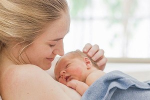 Skóra do skóry,  czyli pierwszy kontakt mamy i noworodka