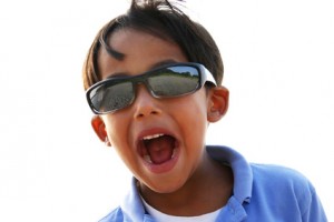 Okulary przeciwsłoneczne i czapka dla dzieci - jakie wybrać?