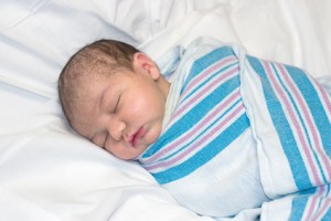Pierwsze dni życia noworodka - smółka, żółtaczka, spadek masy ciała